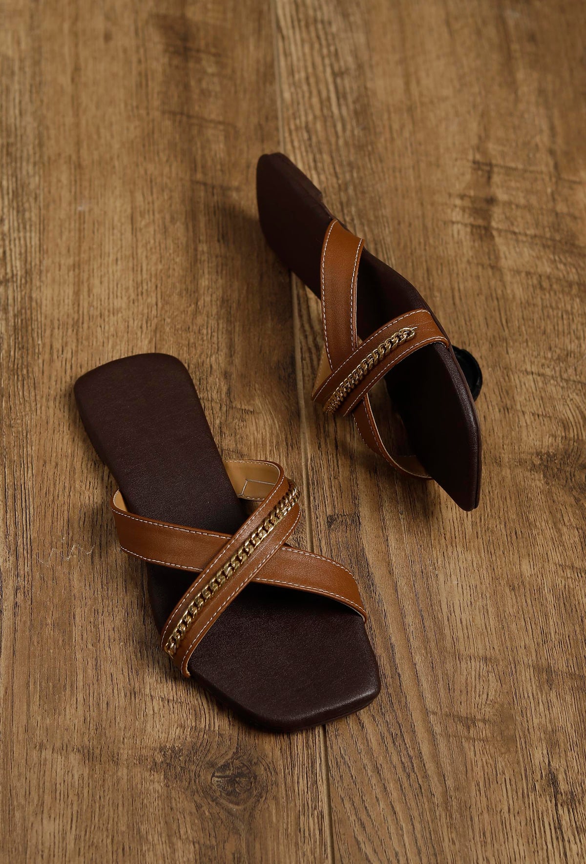 Tan Brown Criss Cross Cruelty-Free Leather Flats サイズ EU37