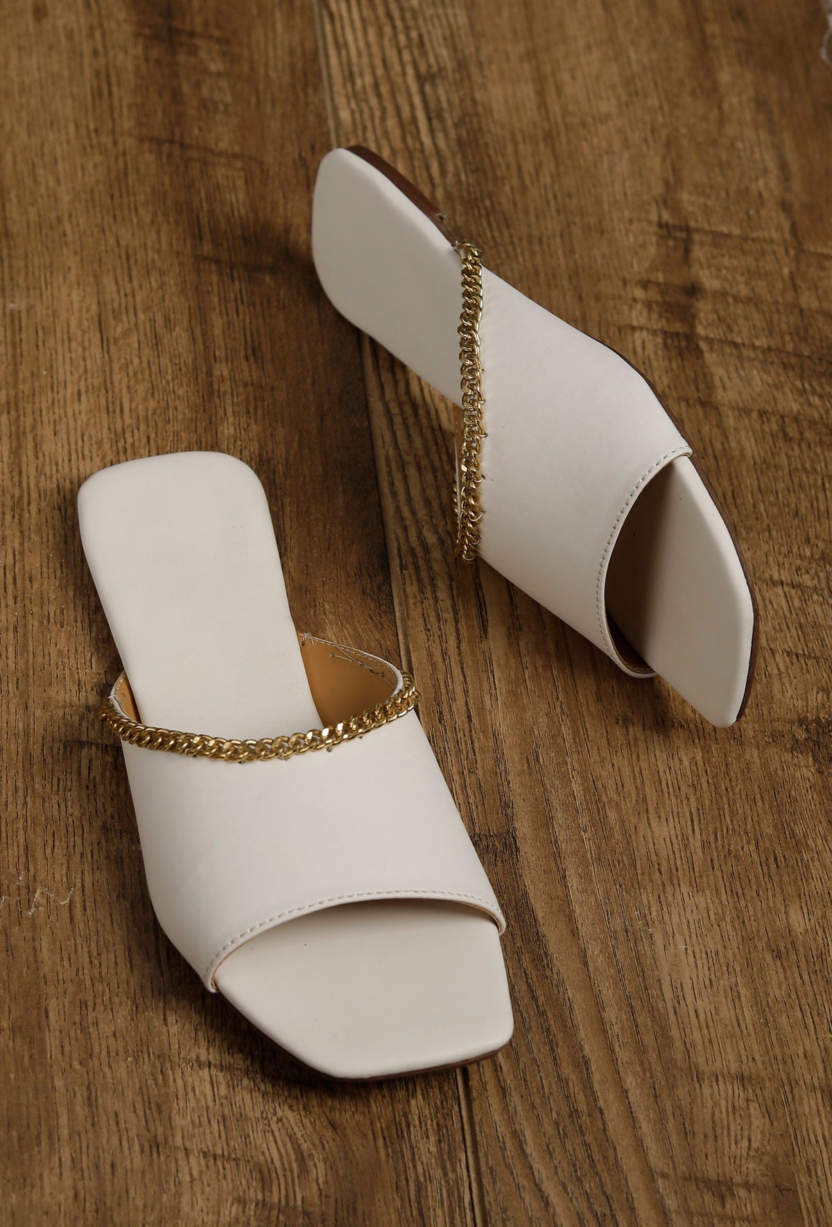 Irish White Gold Chain Cruelty-Free Leather Flats サイズ EU36