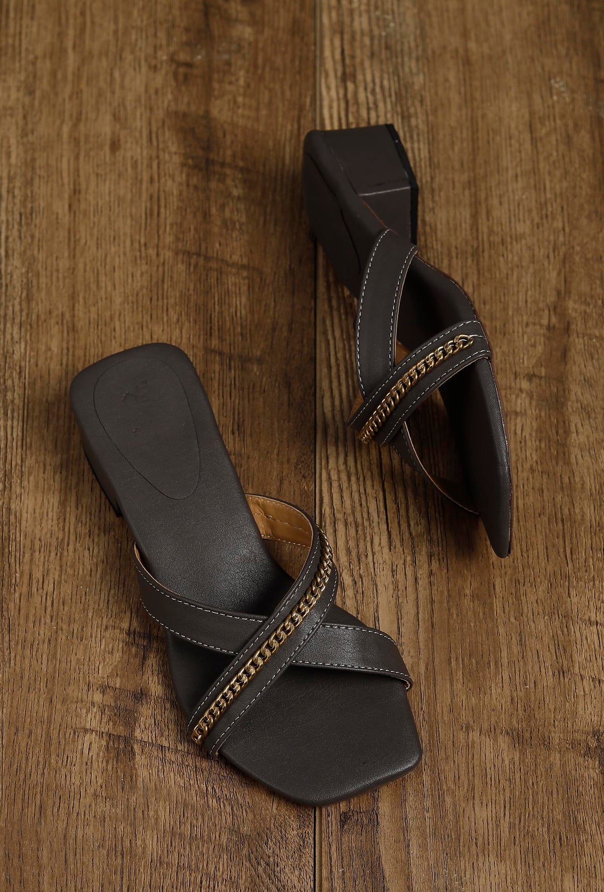 Steel Blue Criss Cross Cruelty-Free Leather Heels サイズ EU36