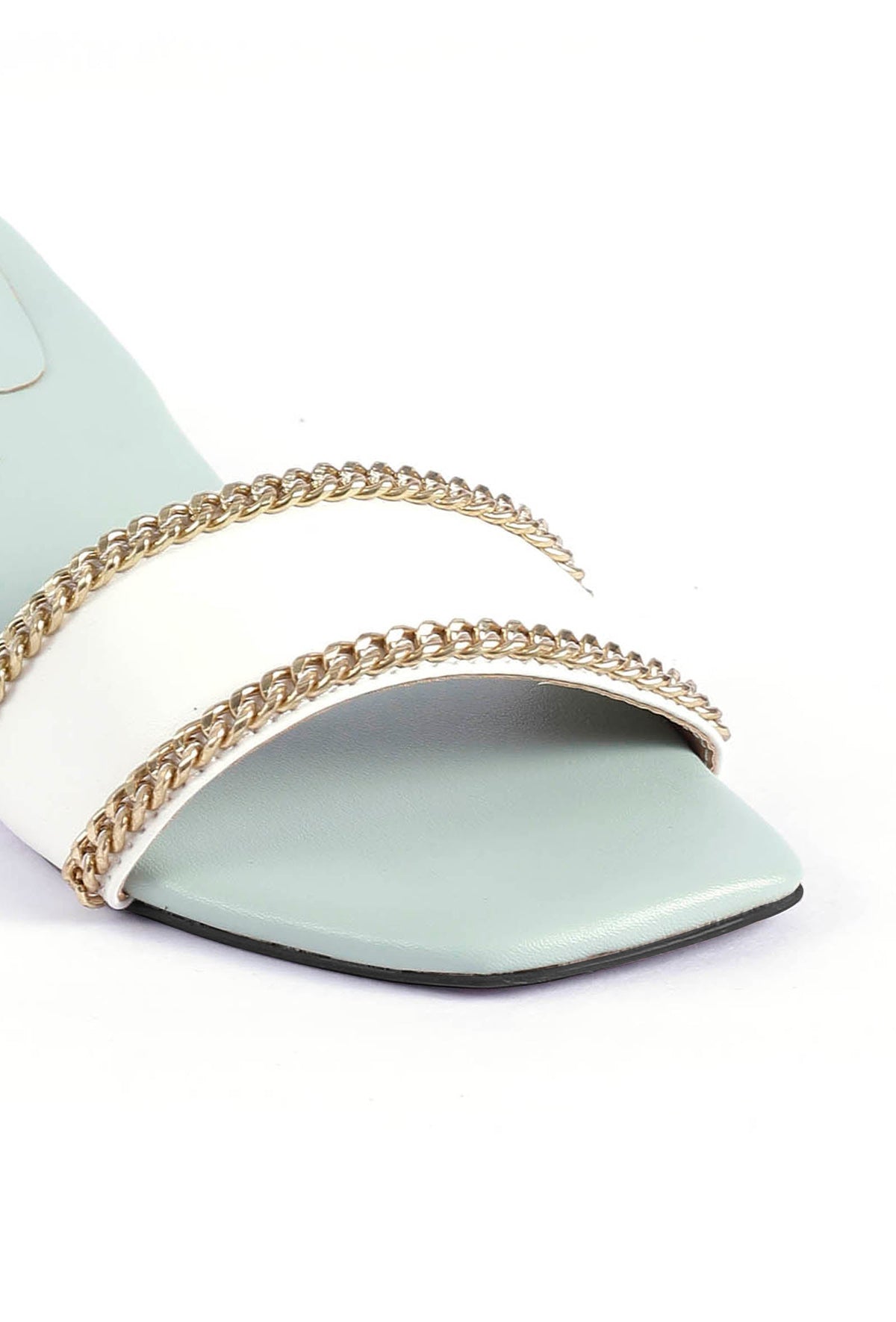 Ice Blue and White Gold Chain Cruelty-Free Leather Heels サイズ EU35