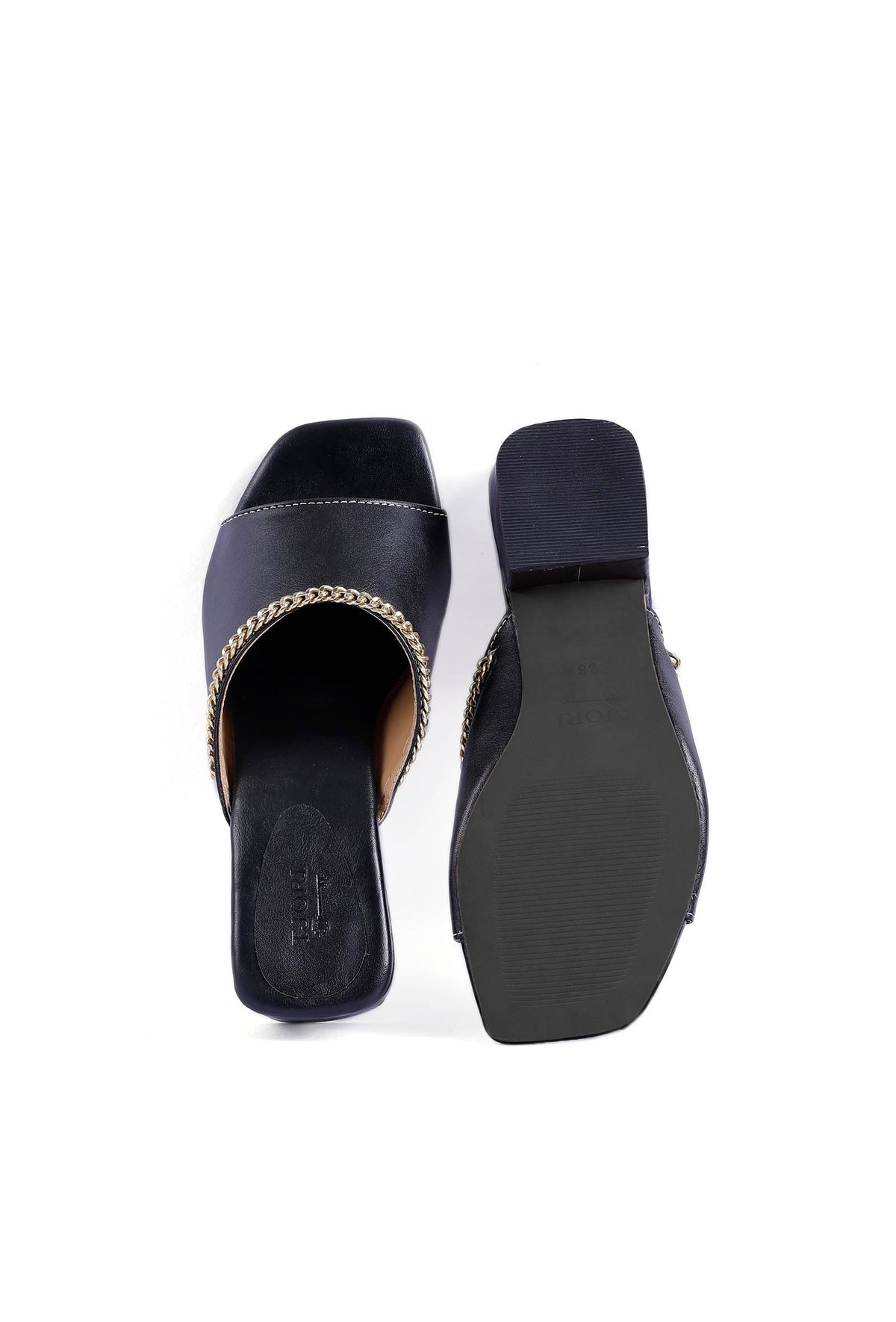 Bella Black Cold Chain Cruelty-Free Leather Heels サイズ EU37