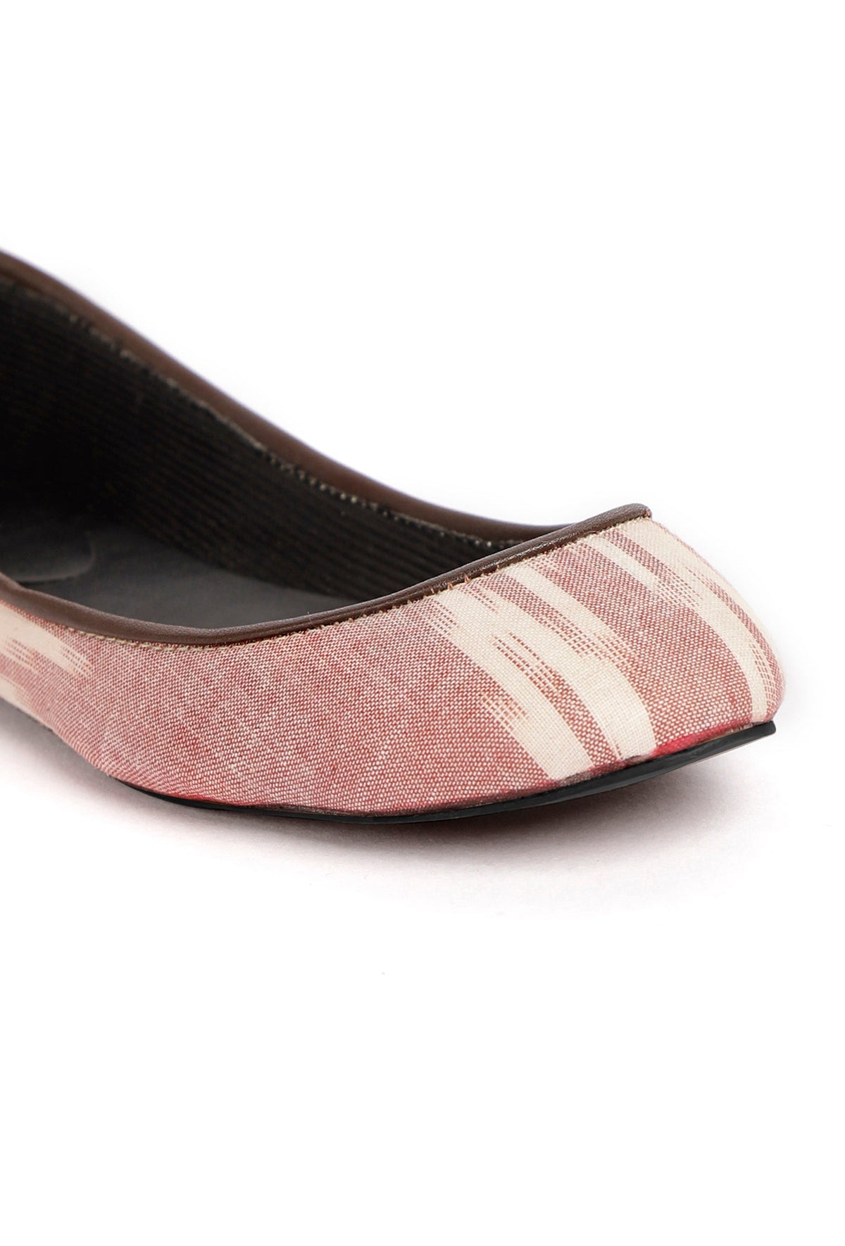 Pink and White Ikat Cruelty Free Leather Flat Ballerinas サイズ EU36