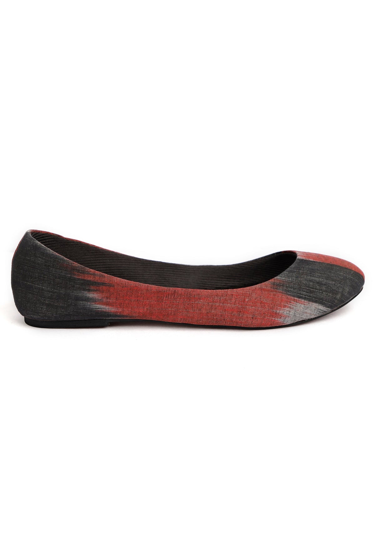 Red and Black Ikat Cruelty Free Leather Flat Ballerinas サイズ EU41
