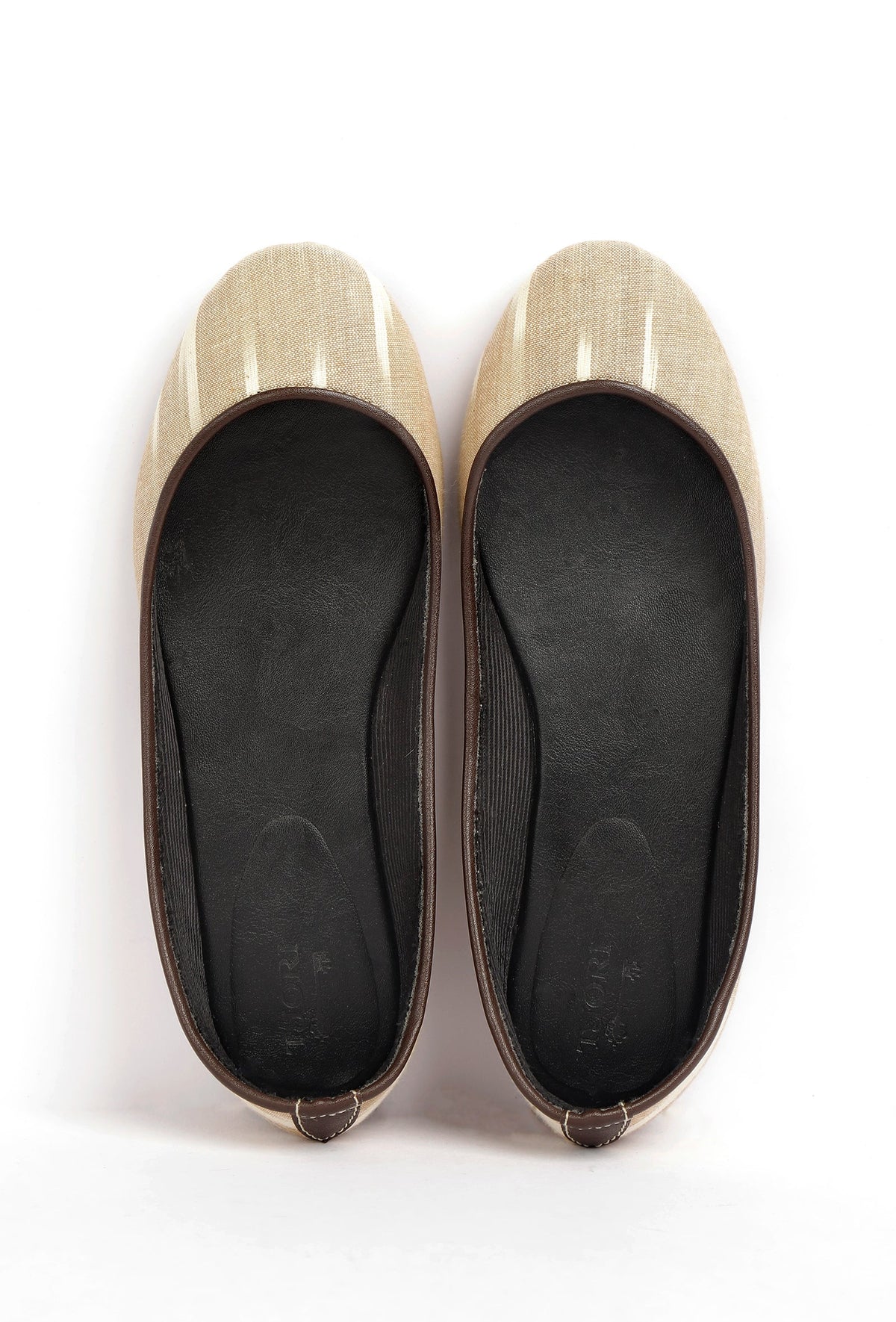 White and Beige Ikat Cruelty Free Leather Flat Ballerinas サイズ EU40