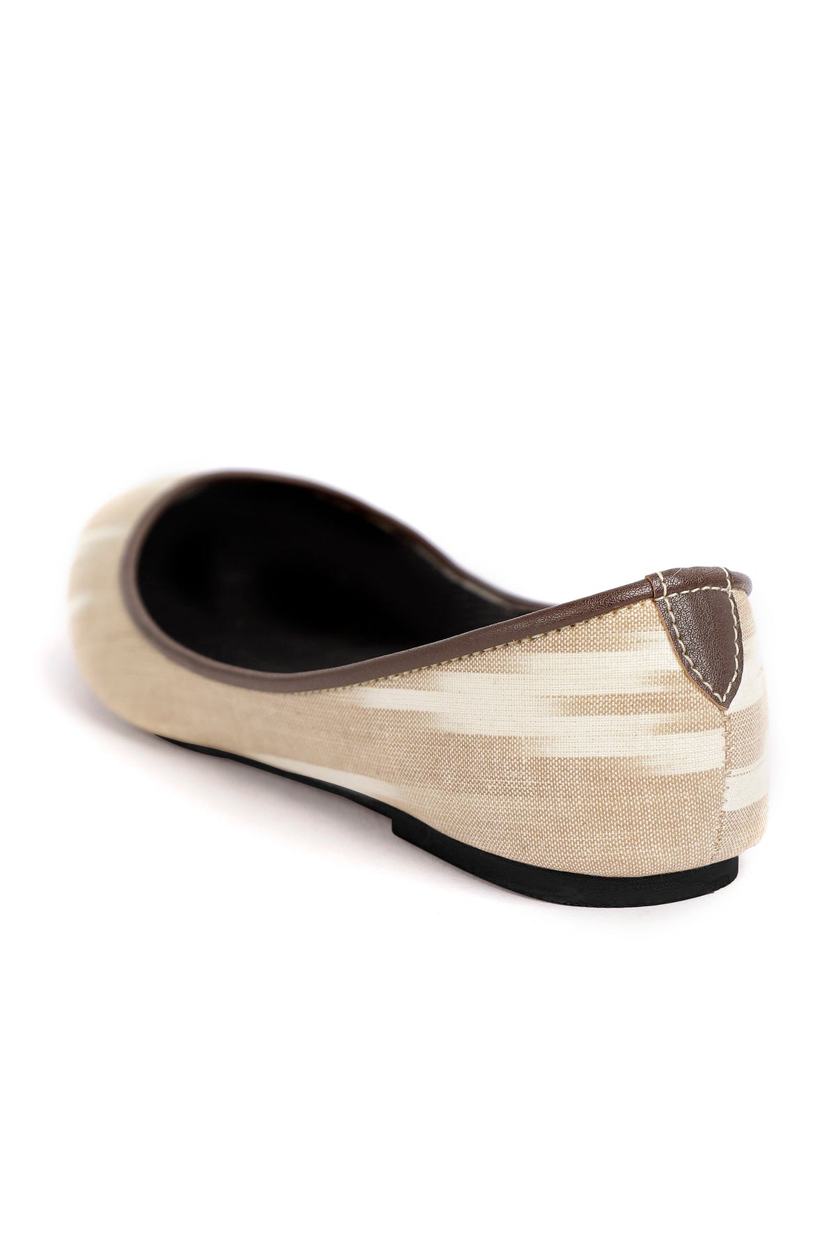 White and Beige Ikat Cruelty Free Leather Flat Ballerinas サイズ EU40