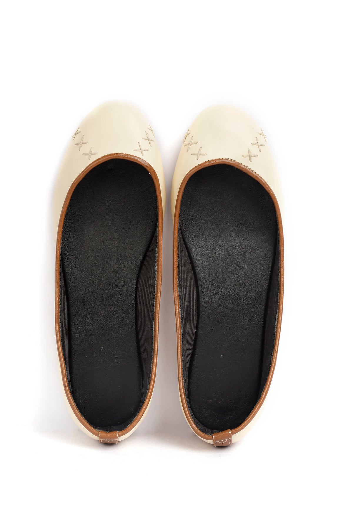Cream White Cruelty Free Leather Flat Ballerinas サイズ EU38
