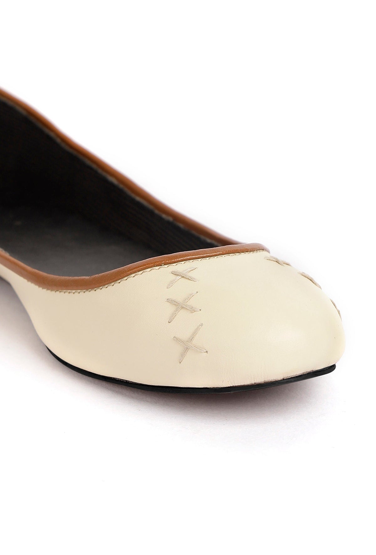 Cream White Cruelty Free Leather Flat Ballerinas サイズ EU36