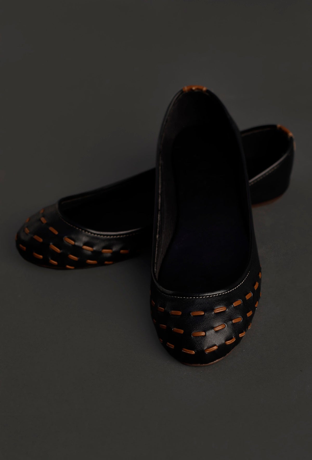 Onyx Black Cruelty Free Leather Flat Ballerinas サイズ EU40