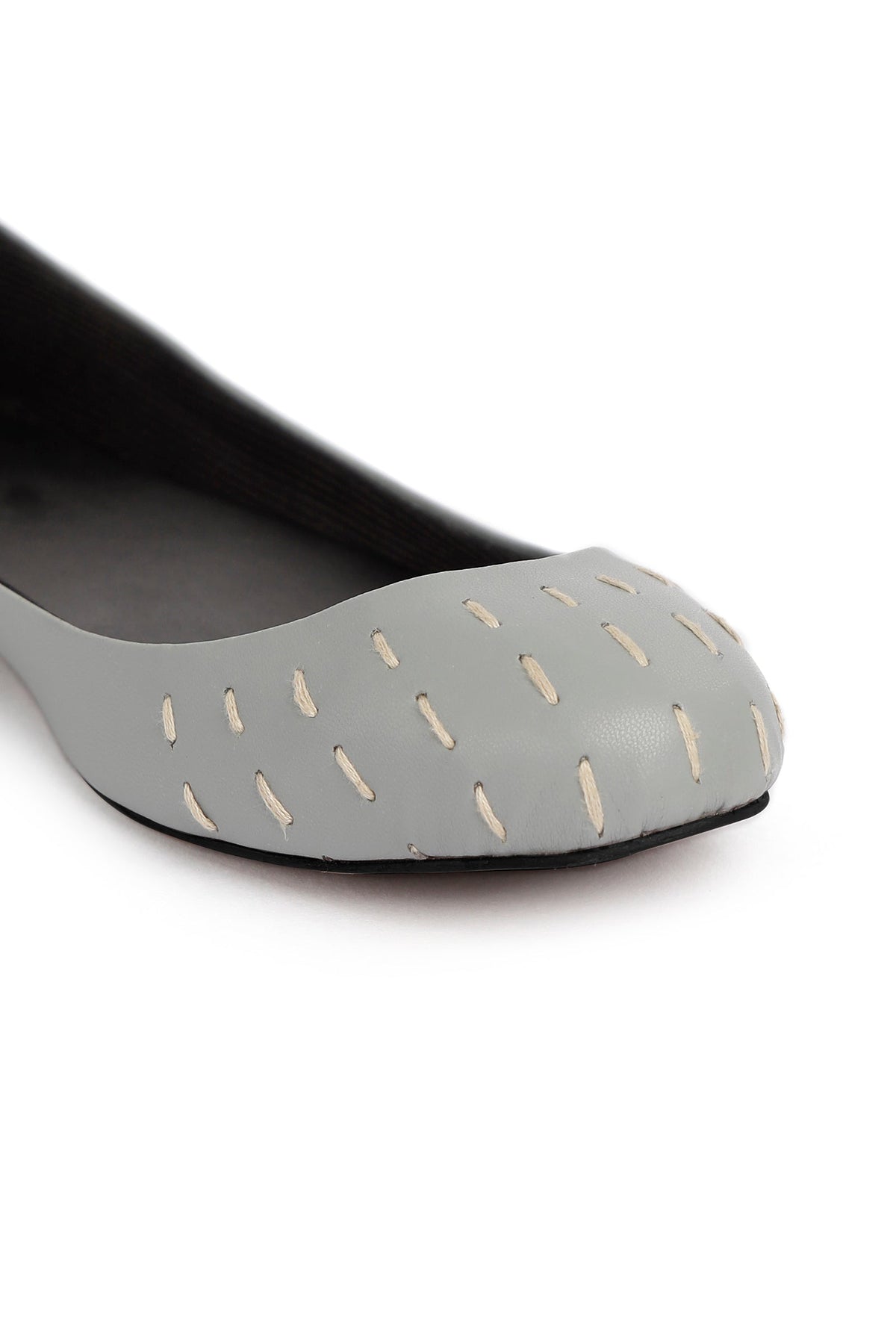 Steel Grey Cruelty Free Leather Flat Ballerinas サイズ EU39