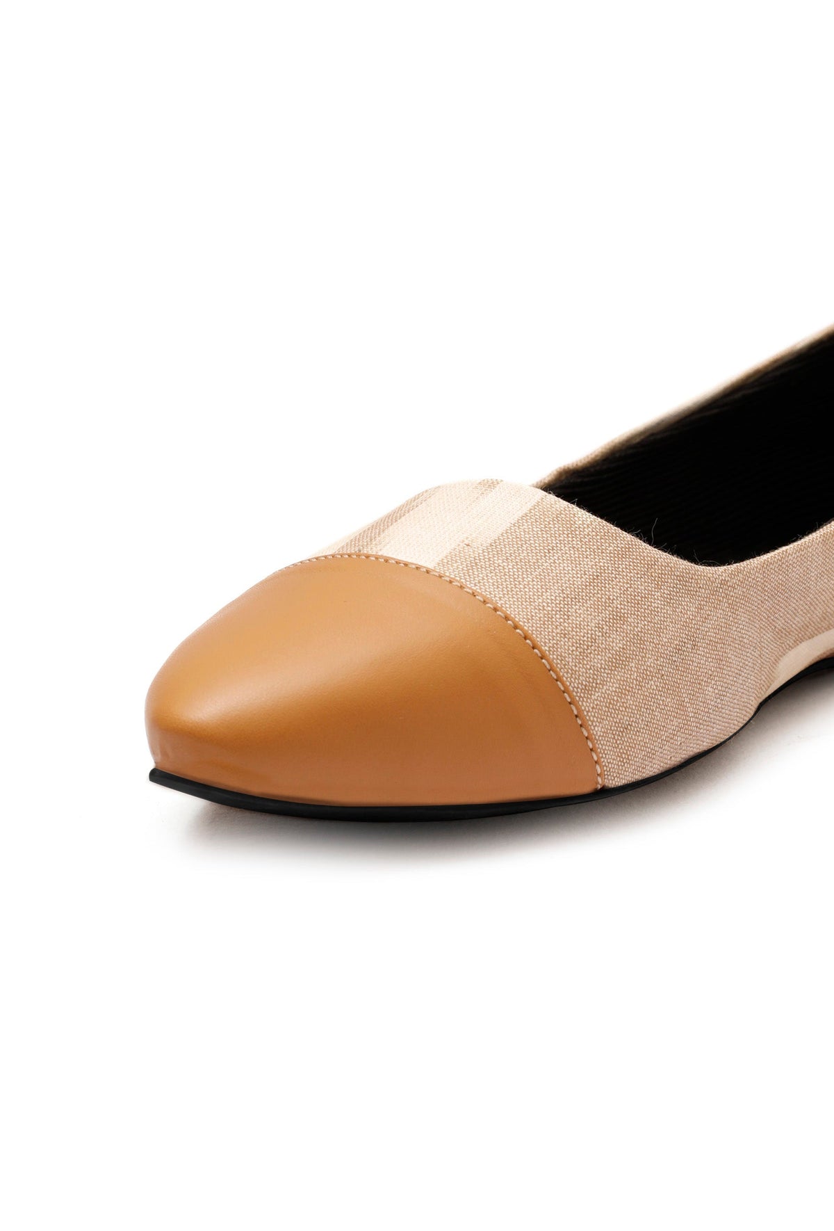 Cream Gold Cruelty Free Leather Ballerinas サイズ EU41