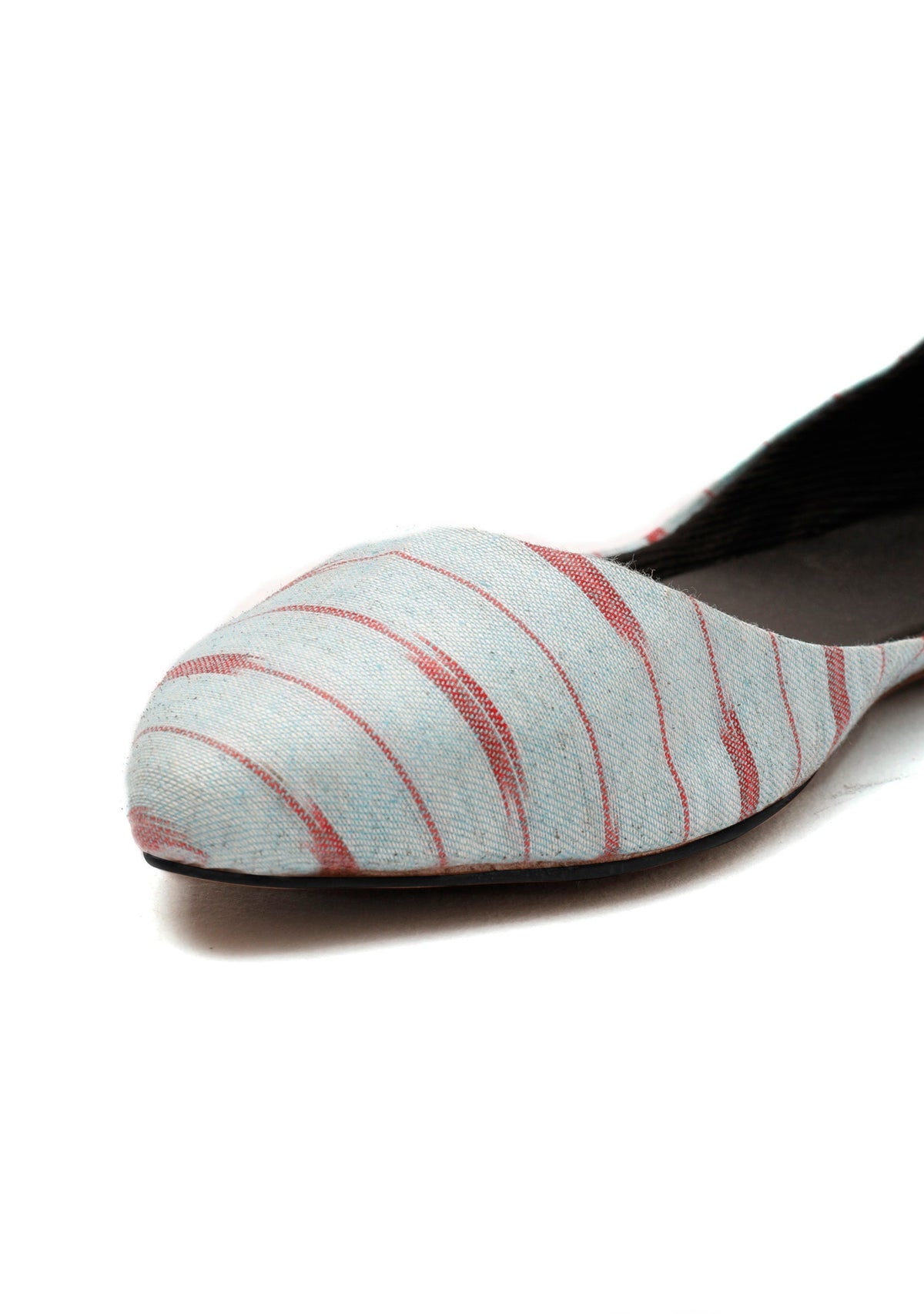 Ice Blue & Red Ikkat Cruelty Free Leather Flat Ballerinas サイズ EU35