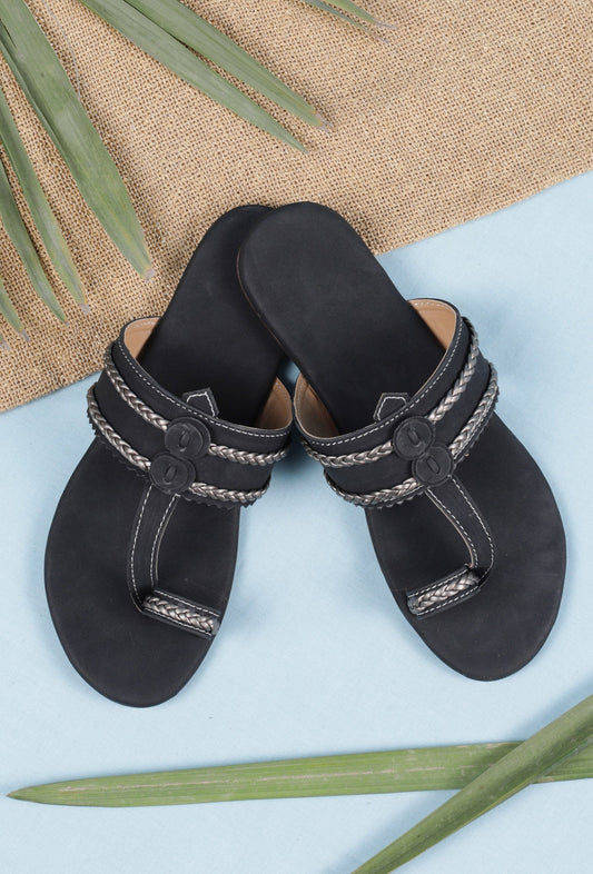 Black Cruelty Free Leather Inspired Kolhapuri with Silver Braidings サイズ EU38
