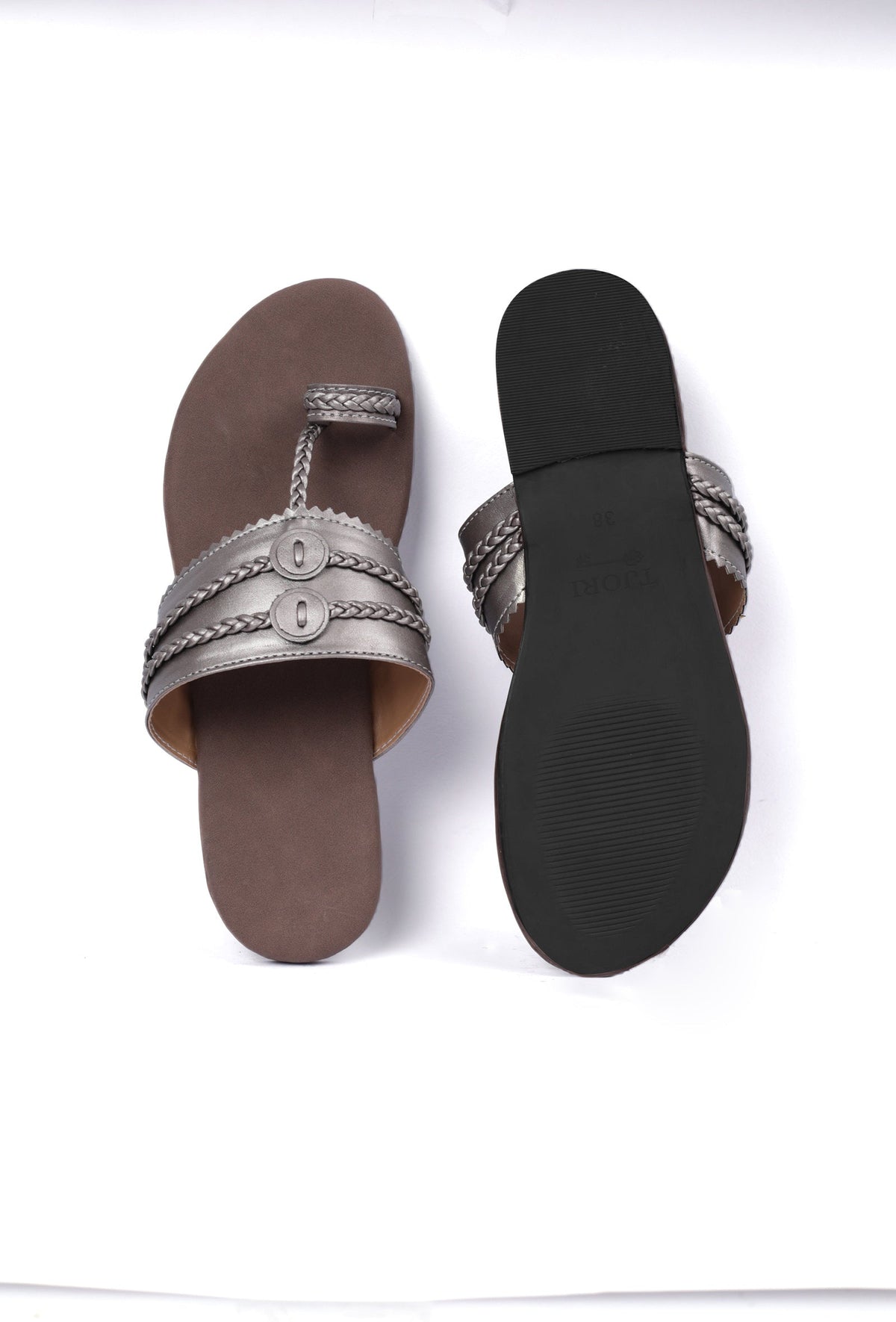 Silver and Brown Cruelty-Free Leather Kolhapuri Chappals サイズ EU38