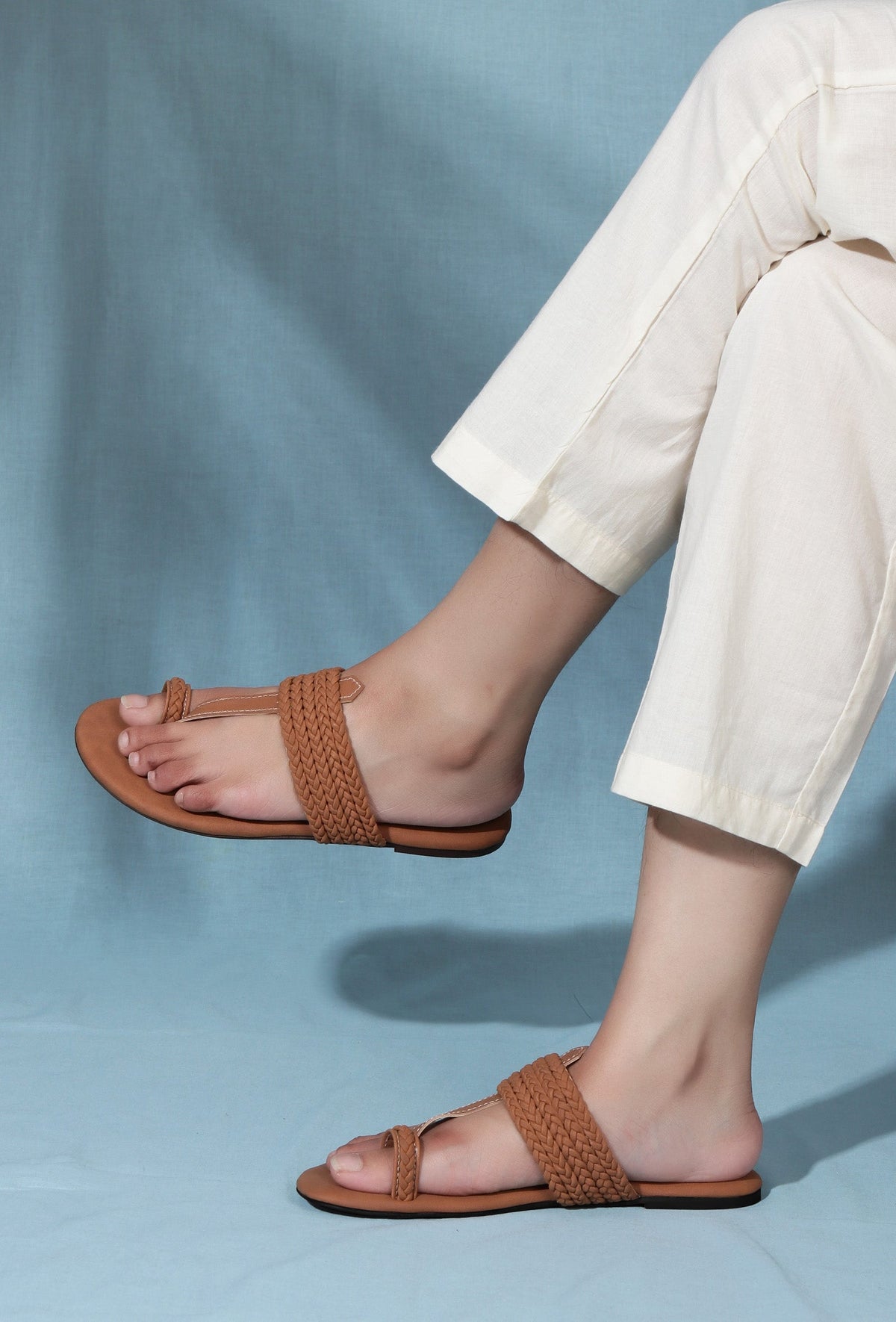 Tan Brown Cruelty Free Leather Inspired Kolhapuri with Multiple Braidings サイズ EU41