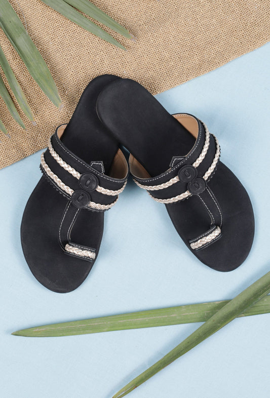 Black Cruelty Free Leather Inspired Kolhapuri with Golden Braidings サイズ EU38