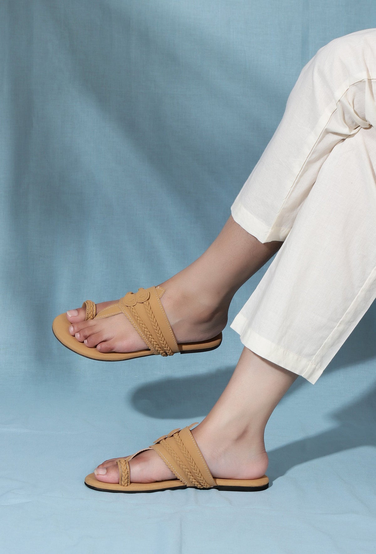 Camel Brown Cruelty Free Leather Inspired Kolhapuri サイズ EU37