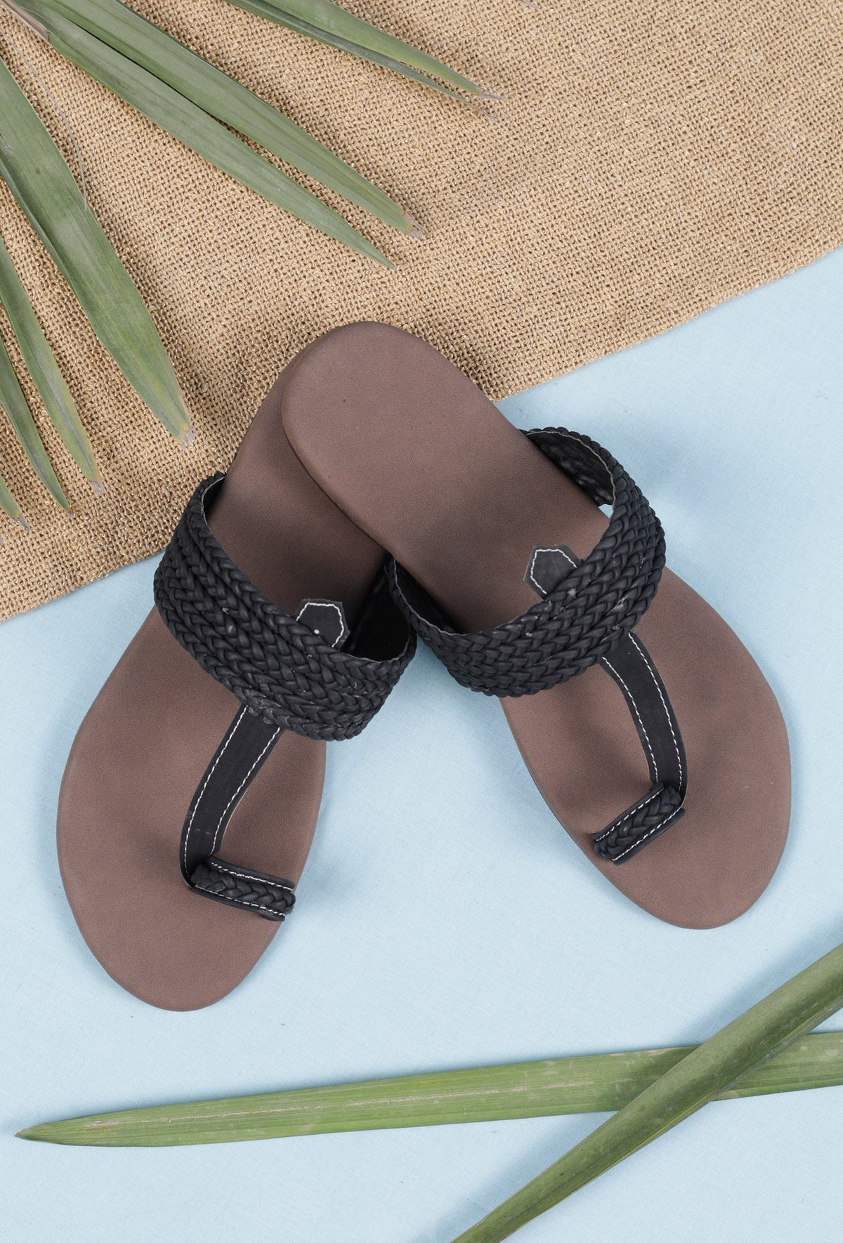 Brown and Black Cruelty Free Leather Inspired Kolhapuri with Multiple Braidings サイズ EU40