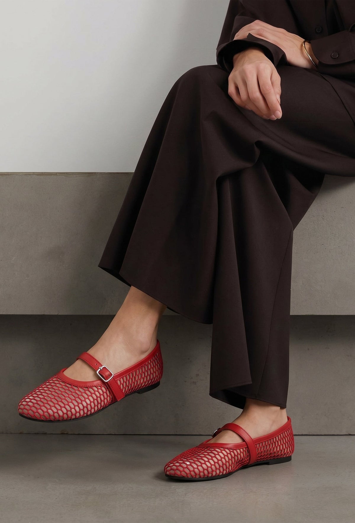 Red Scarlet Mesh Mary Jane Flats with an Adjustable Buckle サイズ EU38