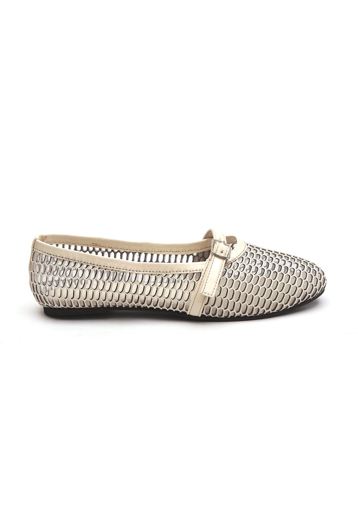 Beige Mesh Mary Jane Ballet Flats with an Adjustable Buckle サイズ EU37