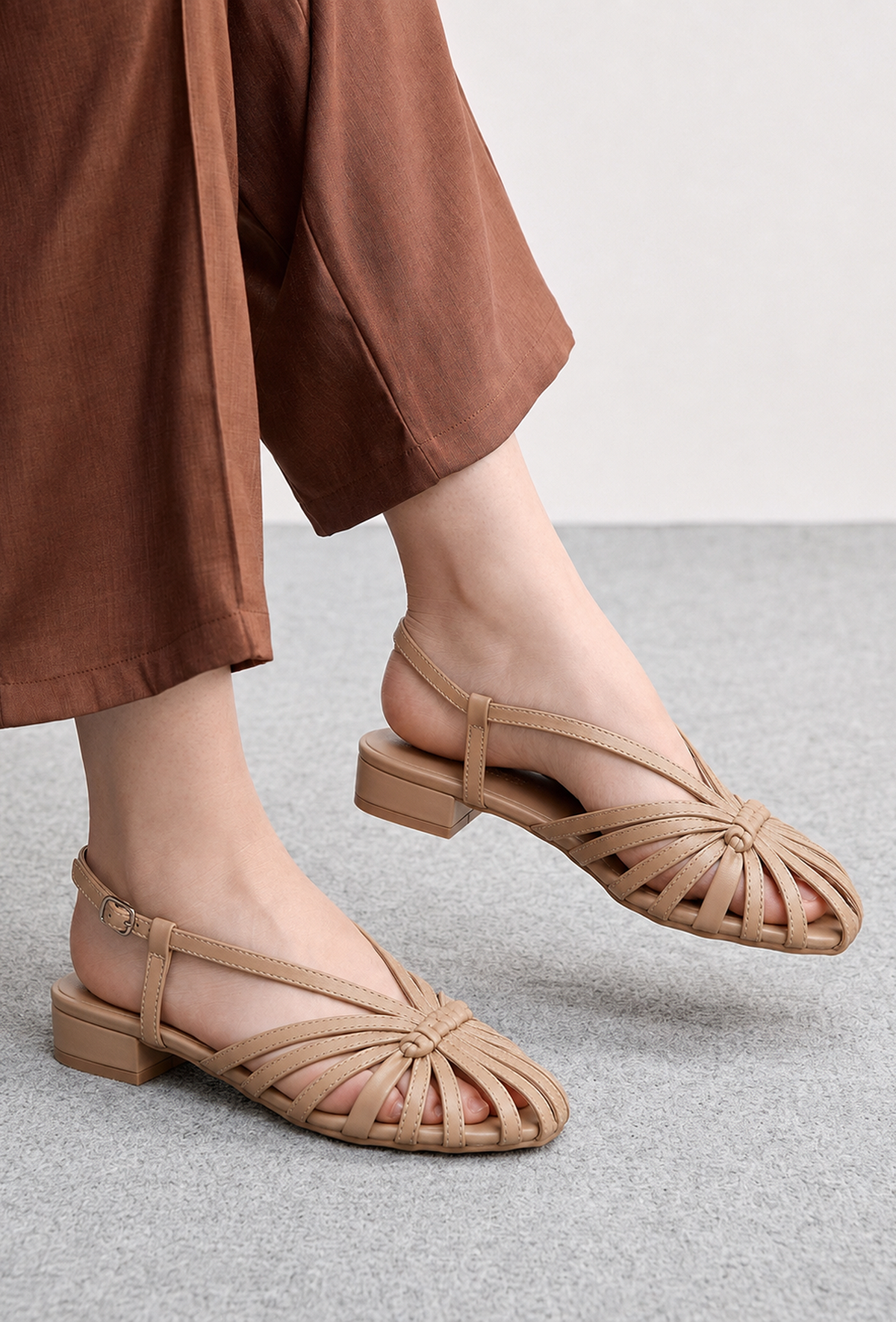 Camel Multi-Strap Knotted Slingback Flat Sandals サイズ EU41