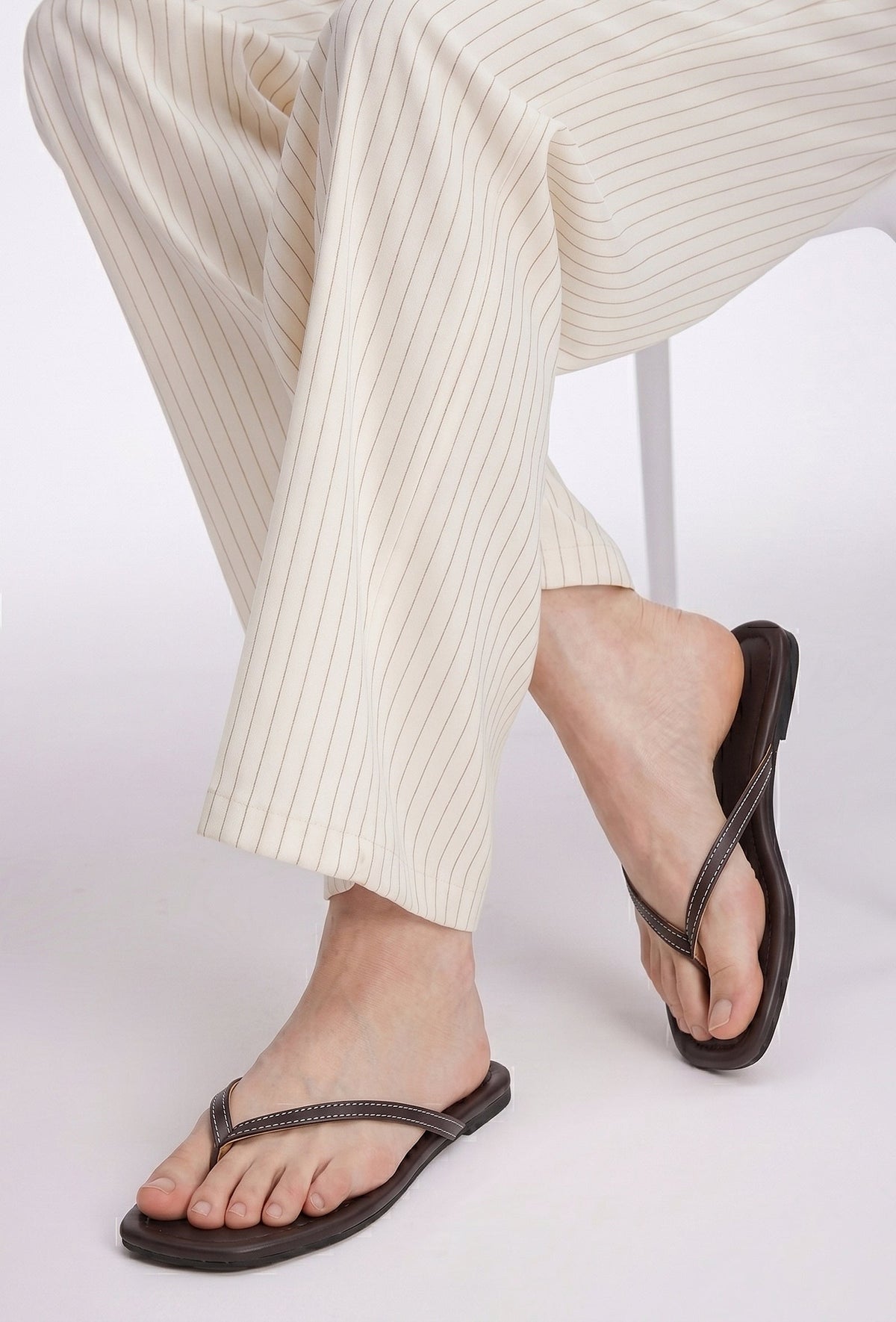 Espresso Cushioned Toe-Ring Flats サイズ EU38