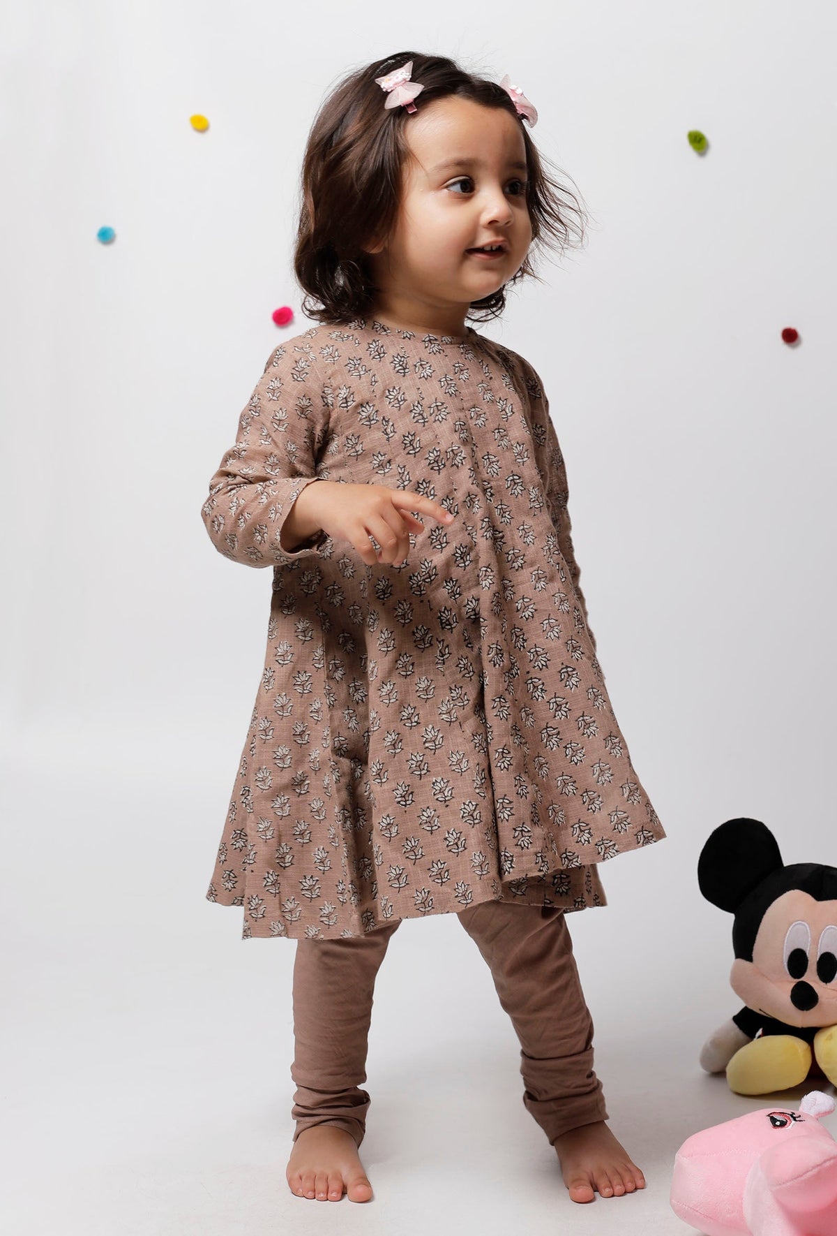 Set of 3: Inaya Brown Floral Handblock Printed Kota Kurta with Cotton Churidar and Kota Dupatta サイズ 9〜12か月
