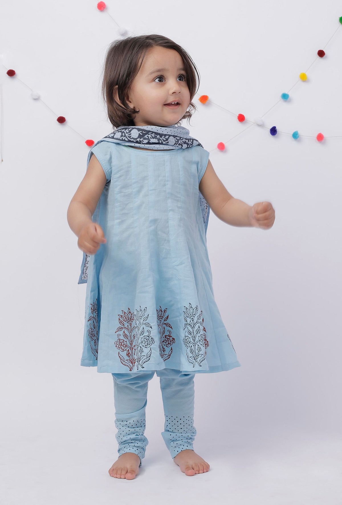 Set of 3: Amaira Candy Blue Handblock Kurta with Cotton Chooridar and Handblock Dupatta サイズ 3〜6か月
