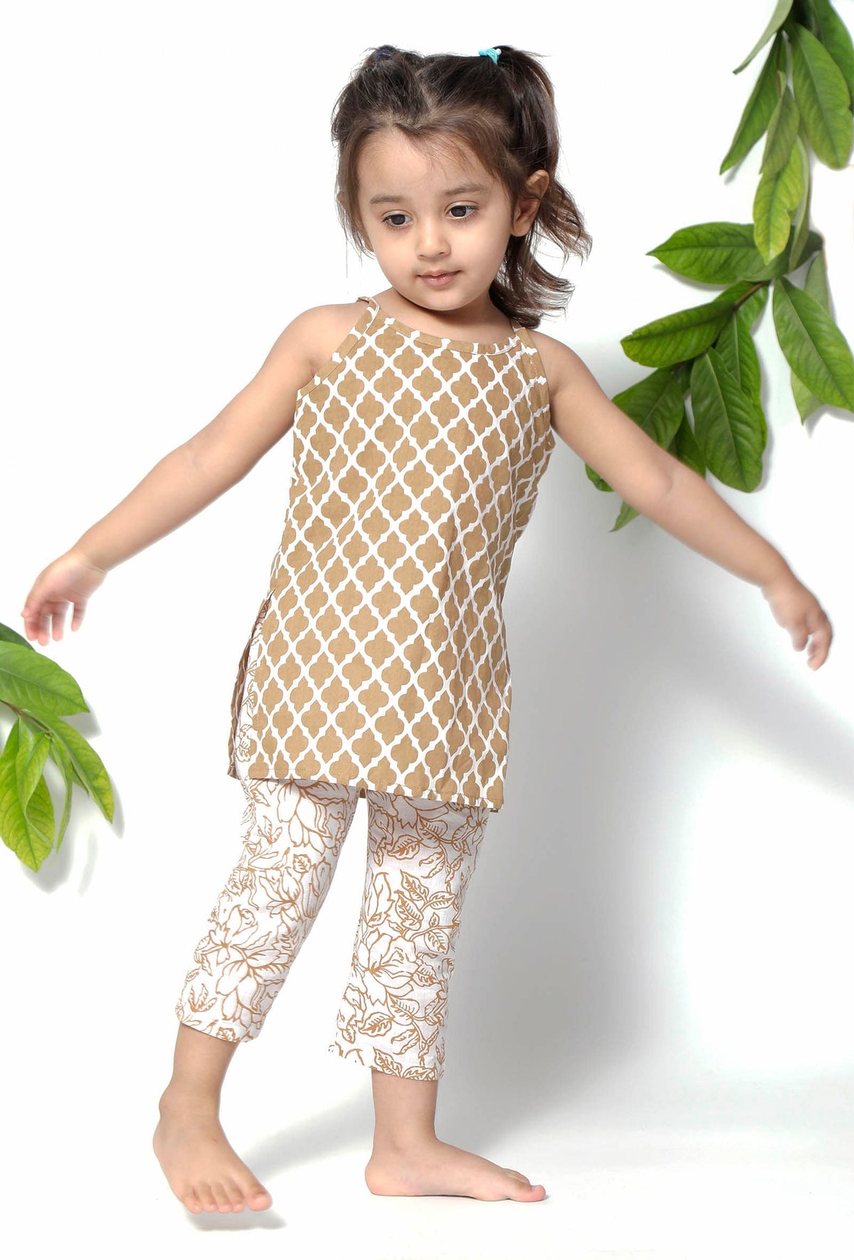 Set of 2 - Jasmine Brown Handblock Suit Slip with Cotton Pants サイズ 3〜6か月