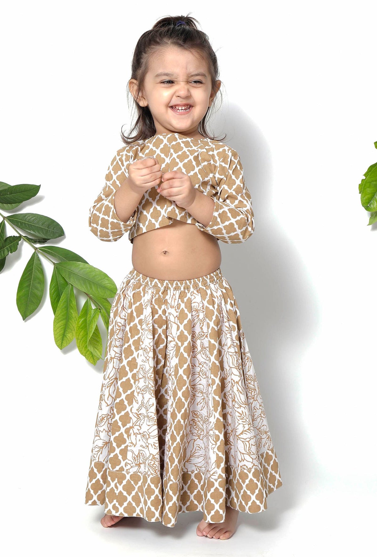 Set of 2 - Aurora Brown Floral Cotton Blouse and Lehenga サイズ 0〜3か月