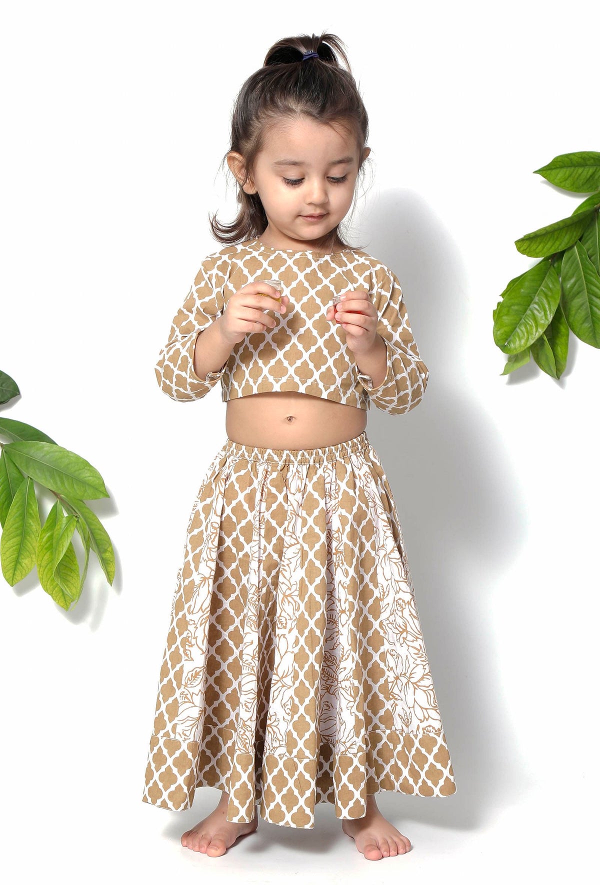 Set of 2 - Aurora Brown Floral Cotton Blouse and Lehenga サイズ 0〜3か月