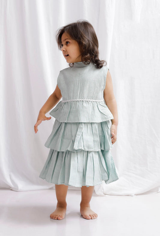 Green Striped Cotton Tier and Layered Dress サイズ 6〜7歳