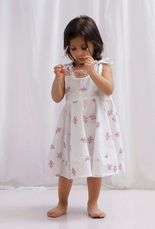 Pink and Green Block Printed Cotton Tie-up Flared Dress サイズ 4〜5歳