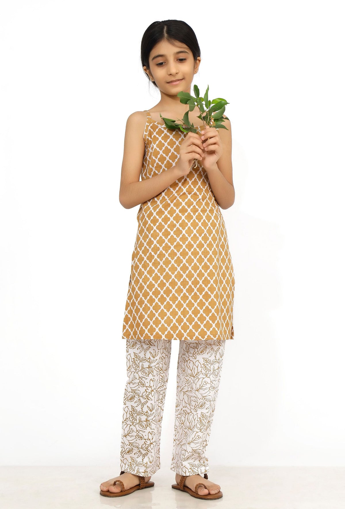 Set of 2: Tuscan Orange Handblock Slip Kurta with Flared Pants サイズ 10〜11歳