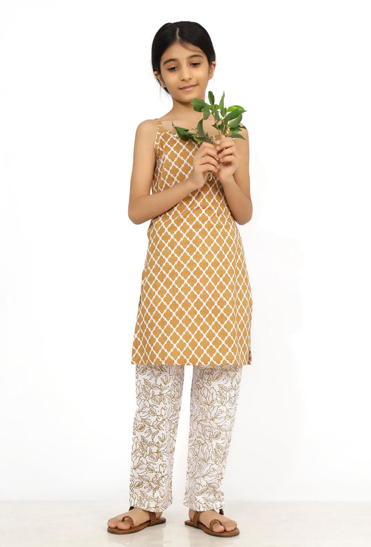 Set of 2: Tuscan Orange Handblock Slip Kurta with Flared Pants サイズ 10〜11歳