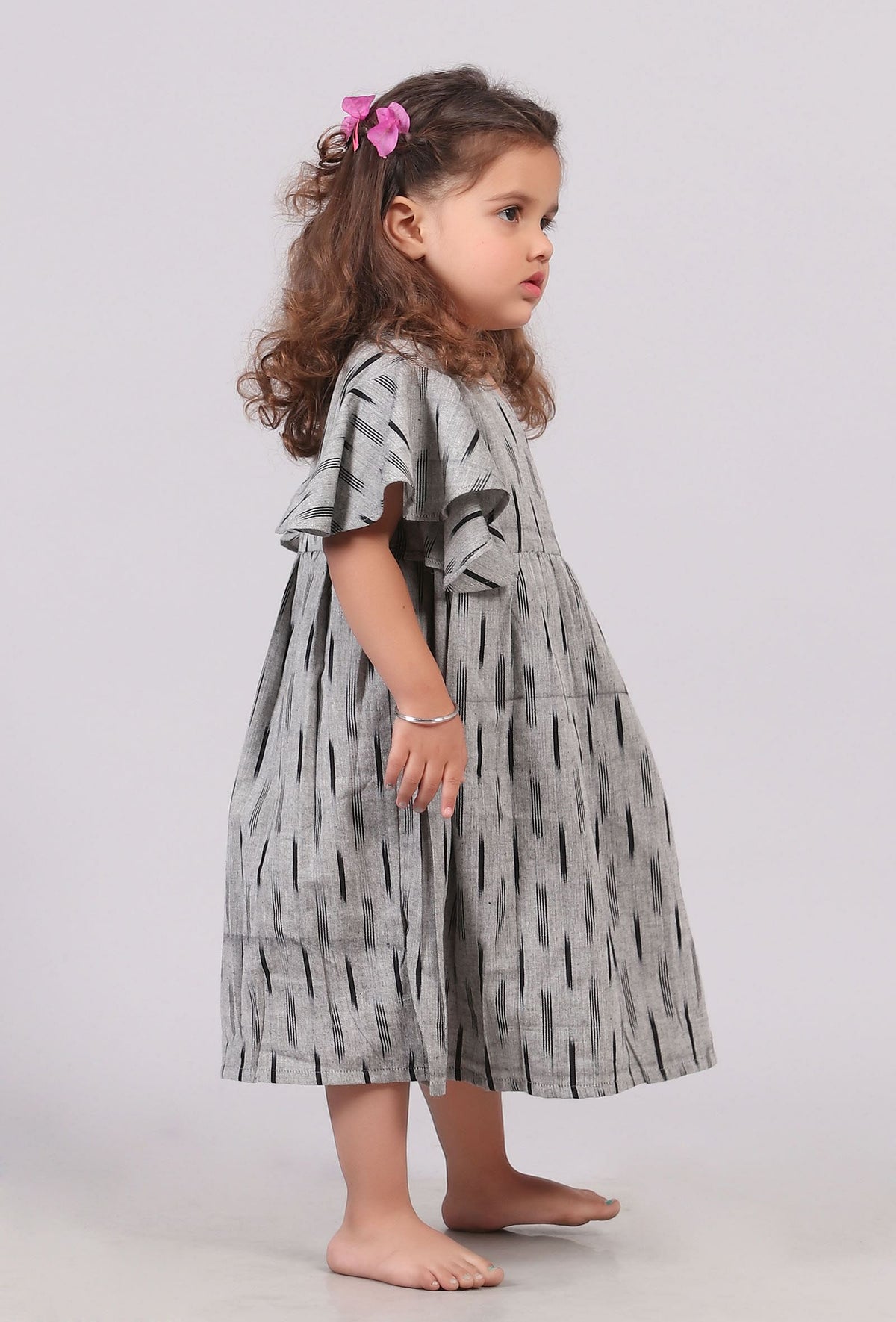 Grey and Black Ikat Wrap Flared Dress サイズ 9〜10歳