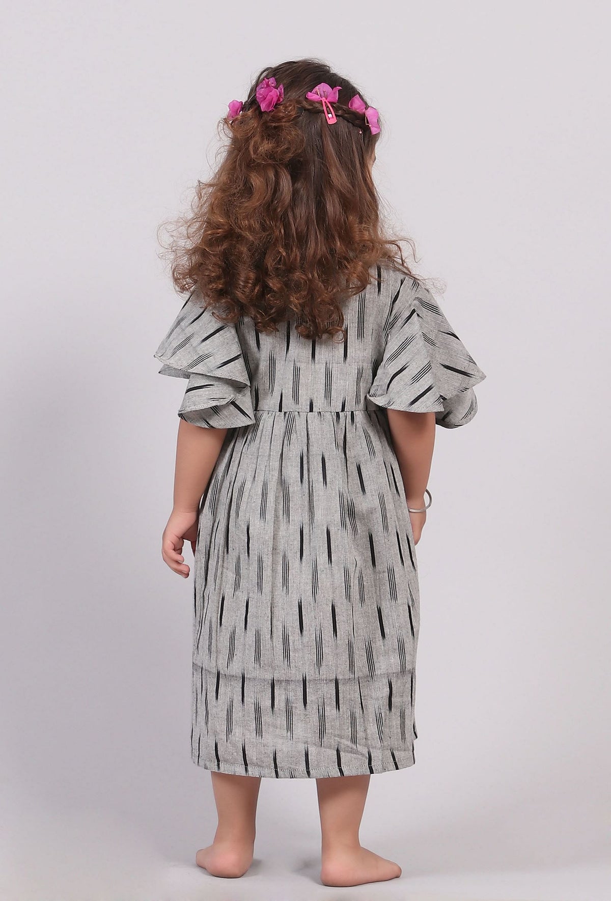 Grey and Black Ikat Wrap Flared Dress サイズ 4〜5歳