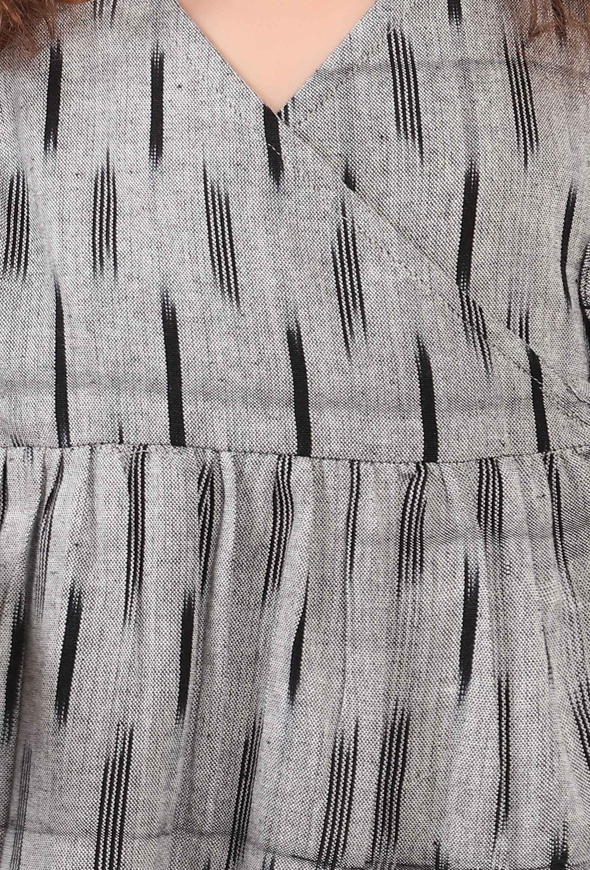 Grey and Black Ikat Wrap Flared Dress サイズ 1〜2歳