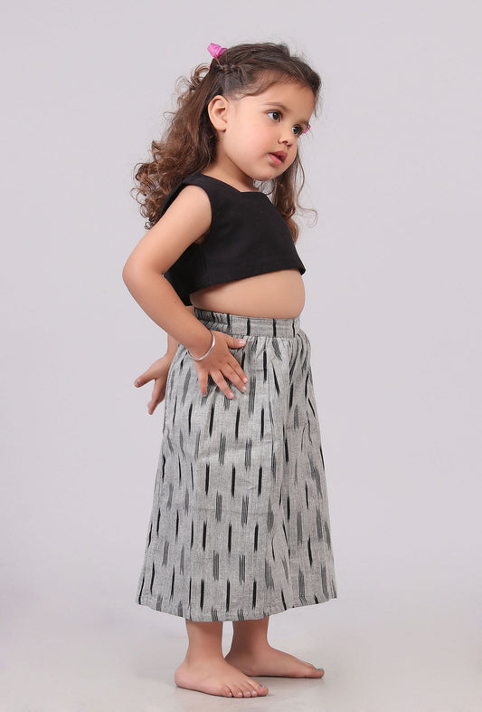 Set of 2: Black Cotton Crop Top with Pants サイズ 4〜5歳
