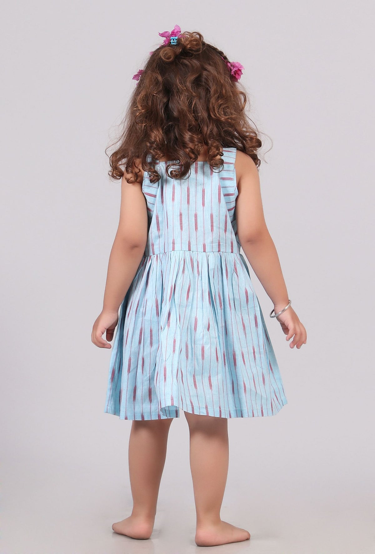Sky Blue Ikat Sleeveless Flared Dress サイズ 3〜4歳