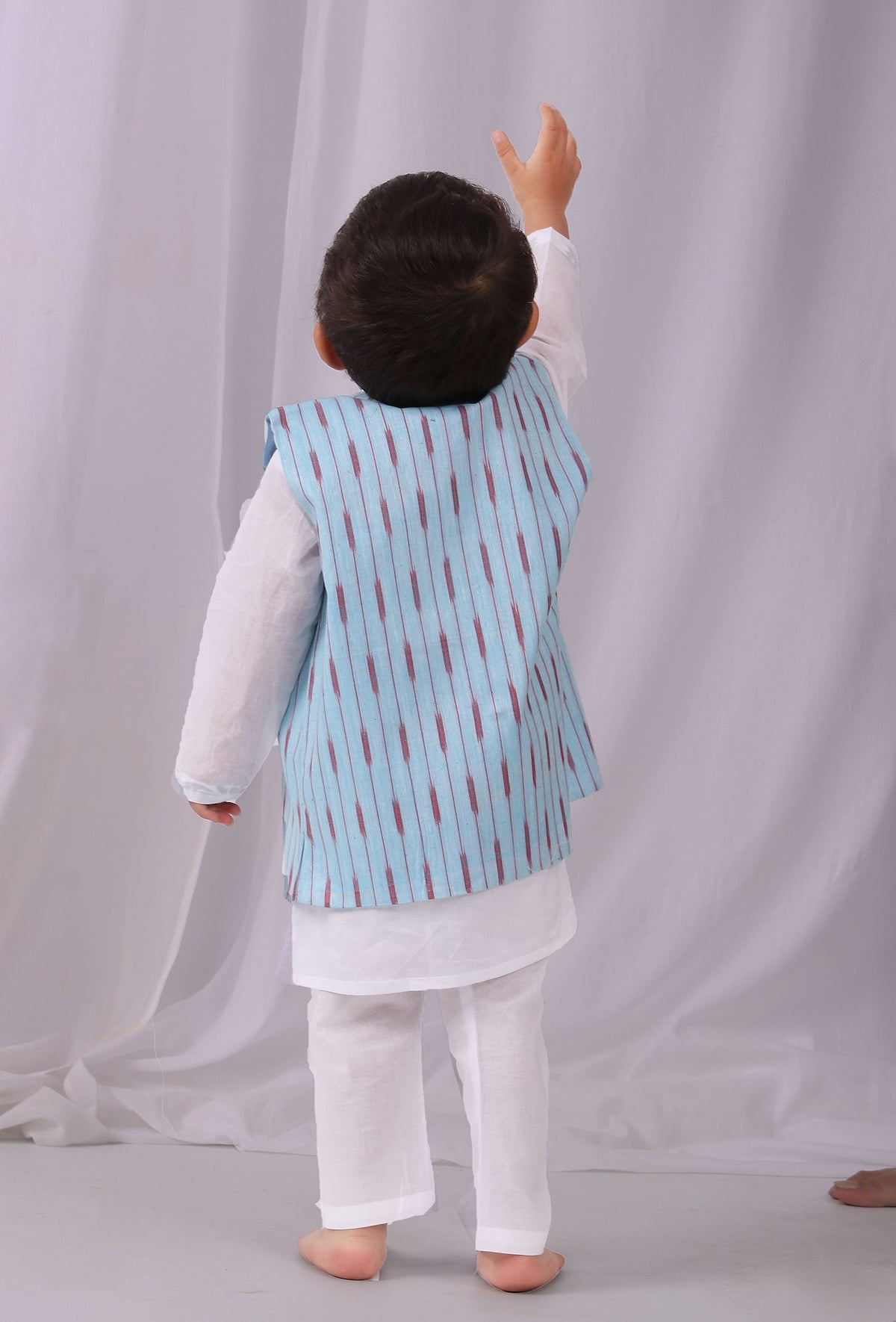 Sky Blue Ikat Nehru Jacket サイズ 4〜5歳