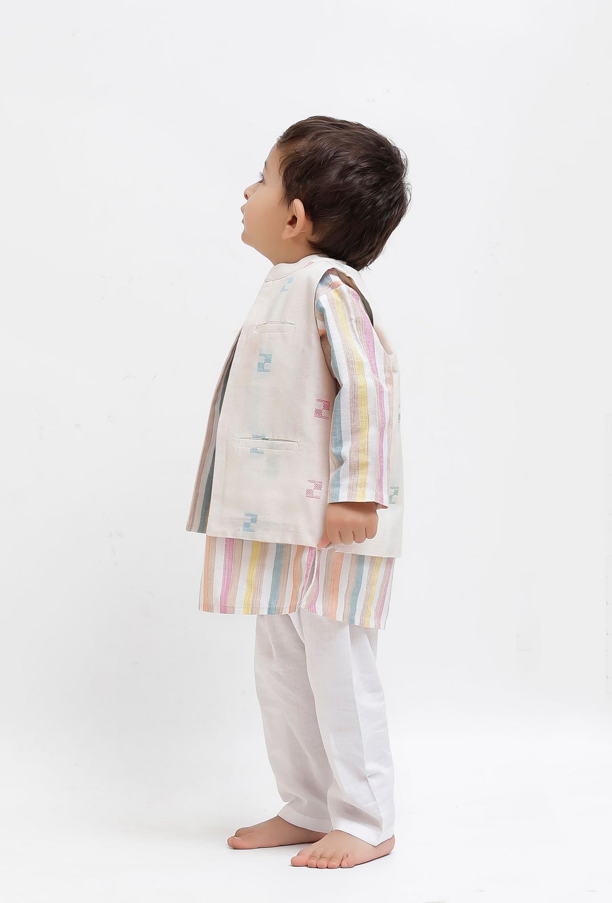 Set of 3: White Striped Kurta and White Pant with White Dobby Nehru Jacket サイズ 0〜1歳