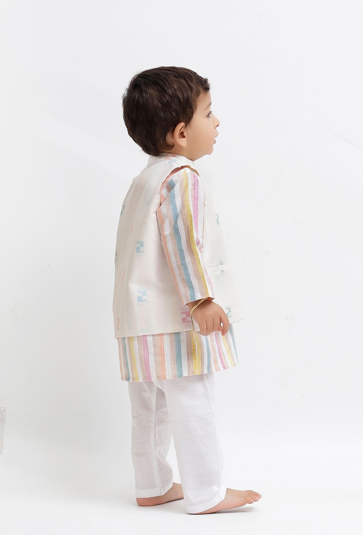 Set of 3: White Striped Kurta and White Pant with White Dobby Nehru Jacket サイズ 0〜1歳
