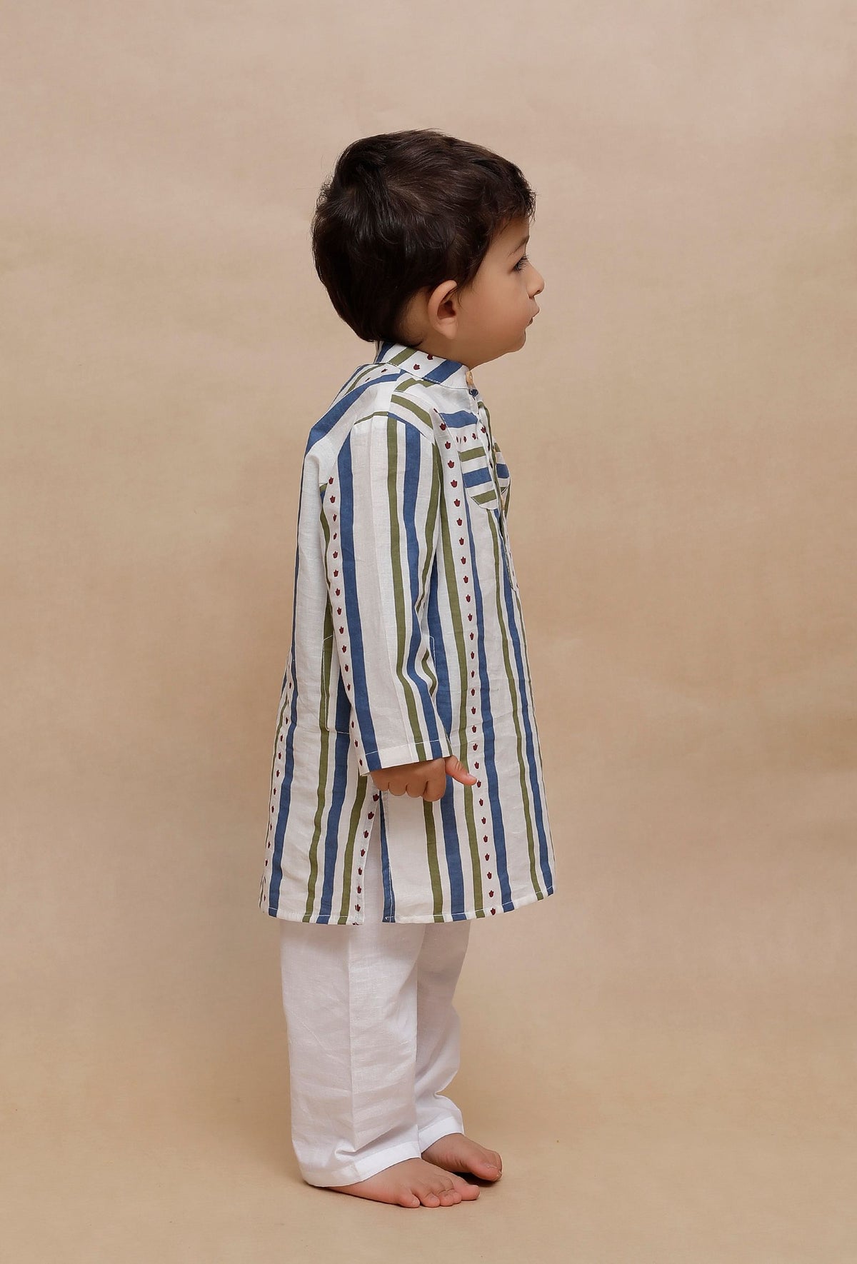 Set of 2: Off-White Multi Color Striped Kurta with Off-White Pant サイズ 3〜6か月