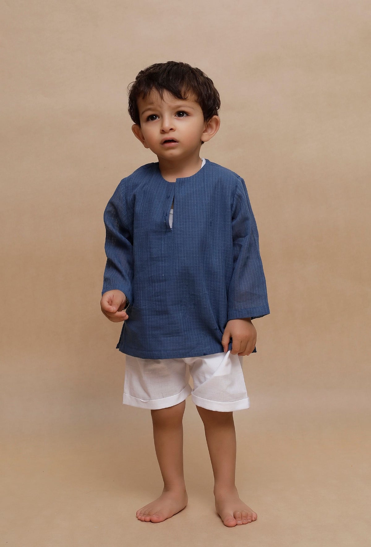 Set of 2: Blue Kota Shirt and White Short サイズ 6〜9か月