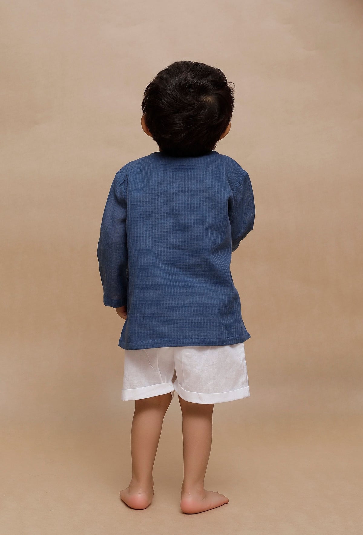 Set of 2: Blue Kota Shirt and White Short サイズ 6〜9か月