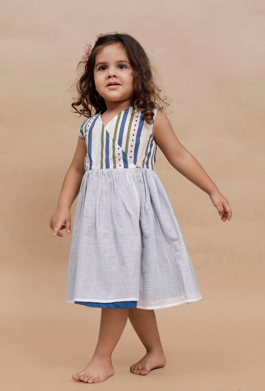 Off-White Multi Colored Striped Dress サイズ 4〜5歳
