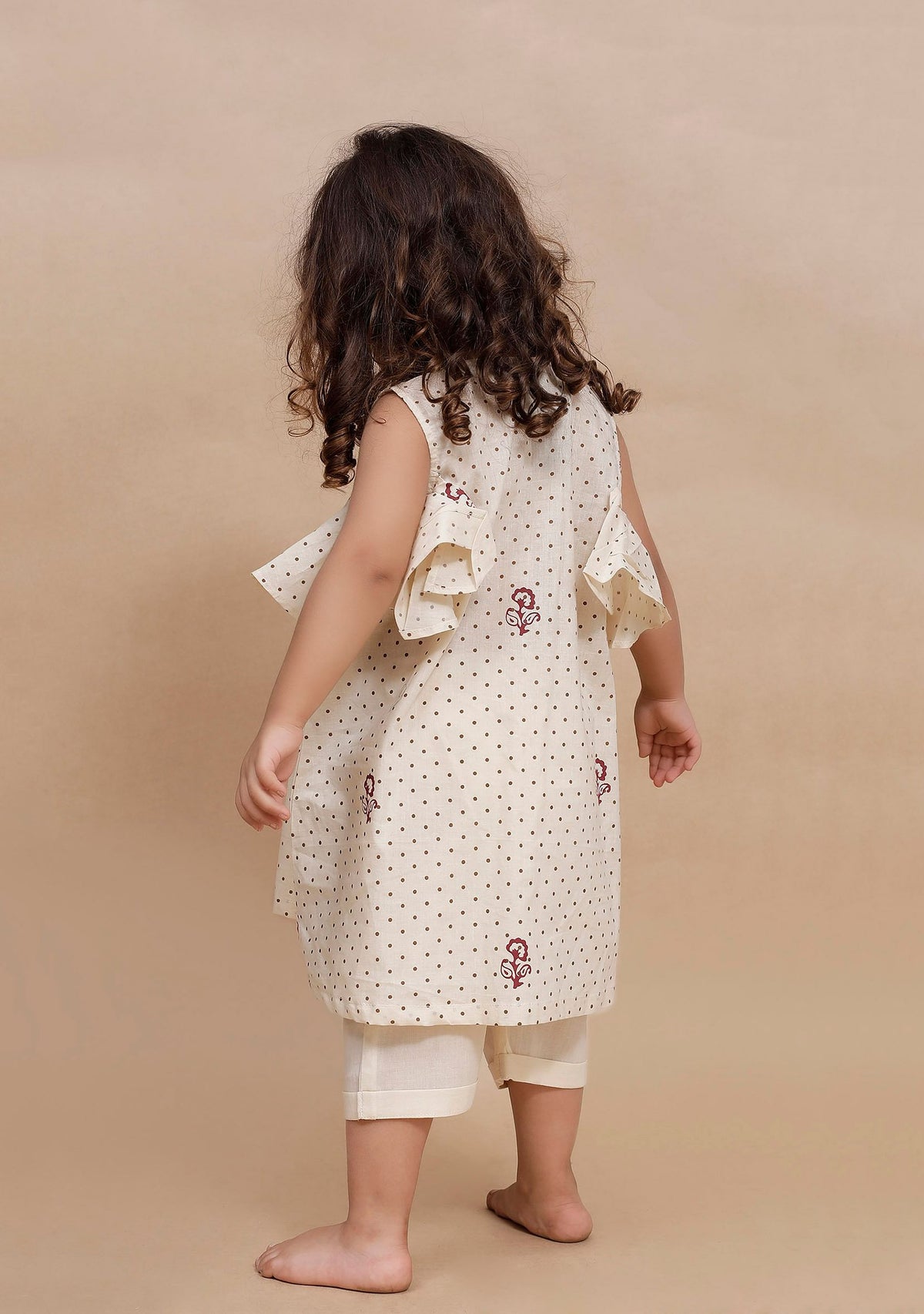 Set of 2: Beige Floral with Dot Printed Top and Beige Capri サイズ 3〜6か月