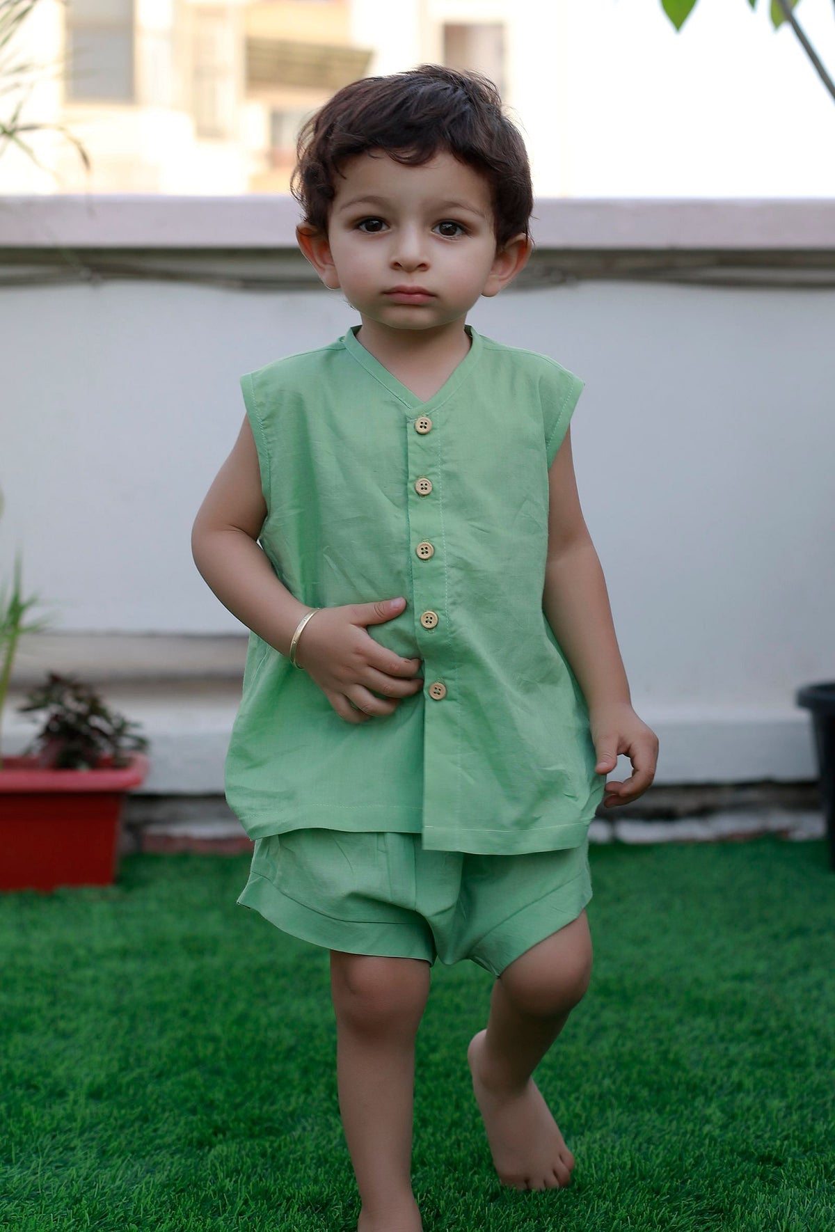 Set of 2: Green Cotton Shirt and Green Short サイズ 7〜8歳