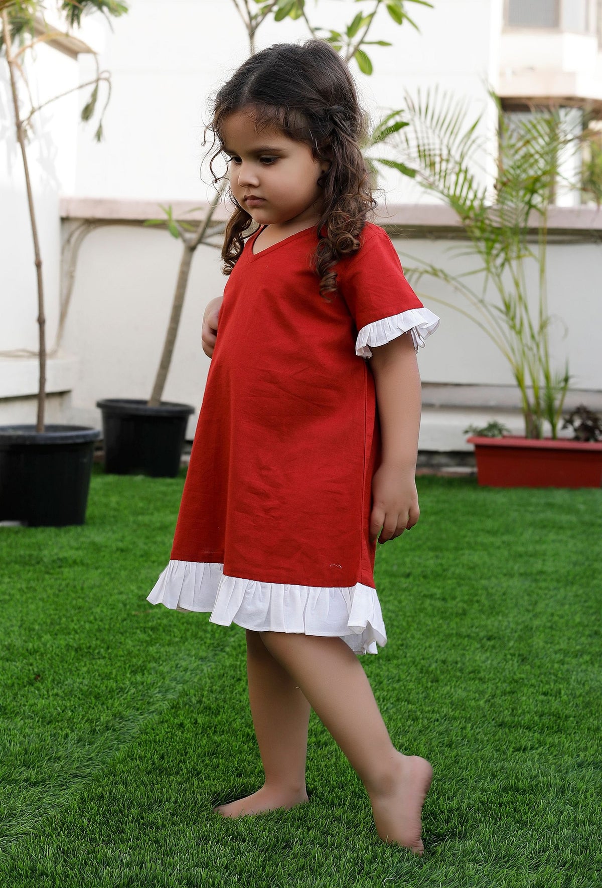 Snow Red and Off-White Cotton Dress サイズ 5〜6歳