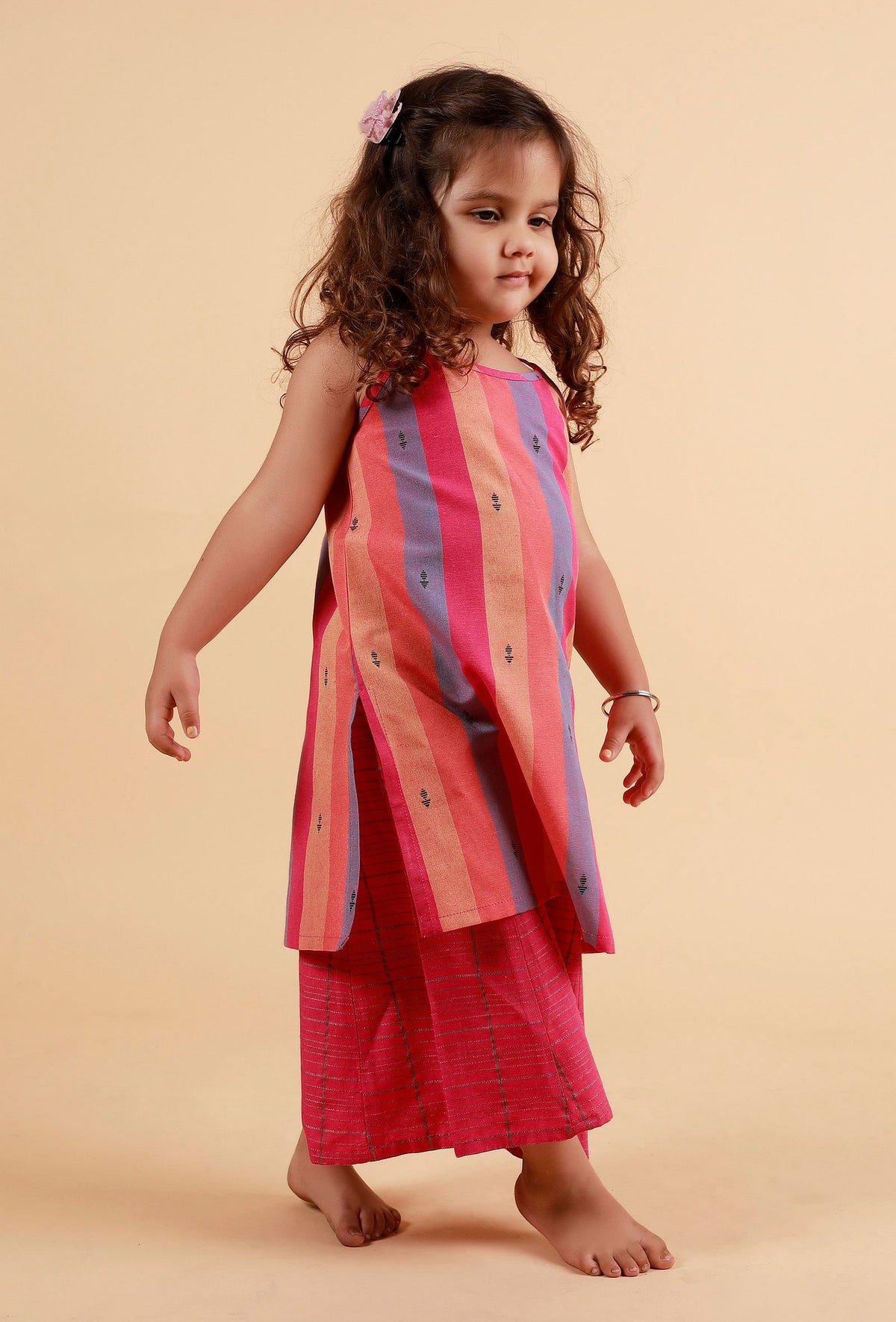 Set of 2: Pink Multicolor Stripe Sleeveless Kurta and Woven Palazzo Pants サイズ 6〜9か月